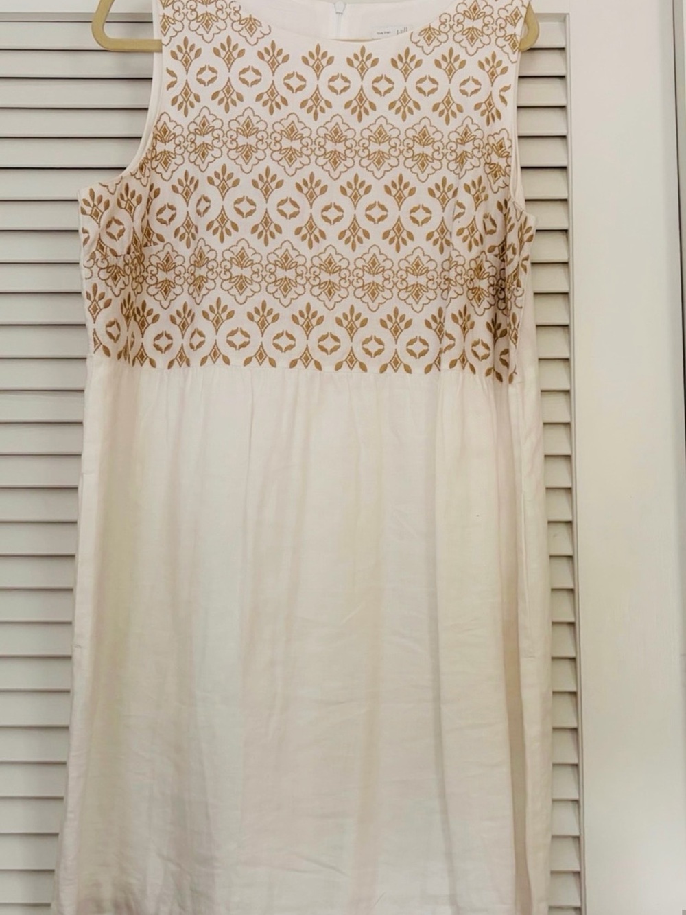 JJill White Sleeveless Embroidered Shift Dress